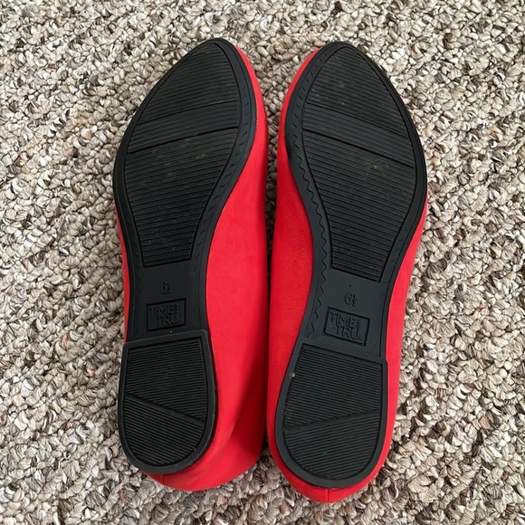 Red flats - Picture 3 of 4